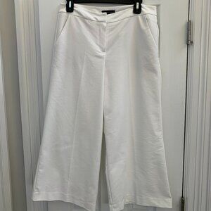 Adrienne Vittadini Cropped White Pants - Size 8